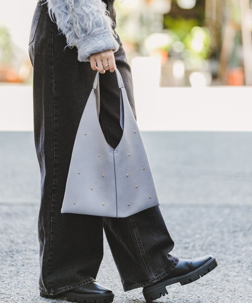 RODE SKO(ロデスコ)の「スタッズサンカクトートバッグ(トートバッグ・レディース・ブラック/ベージュ/ホワイト系その他/グレー・ONE)」の14枚目の写真