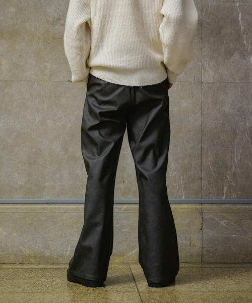CASPER JOHN（キャスパージョン）の「Chemical PU flare pants/ケミカルPUフレアパンツ（その他パンツ・メンズ・ブラック/グレー/ブラウン・X-SMALL/SMALL/MEDIUM/LARGE）」の8枚目の写真