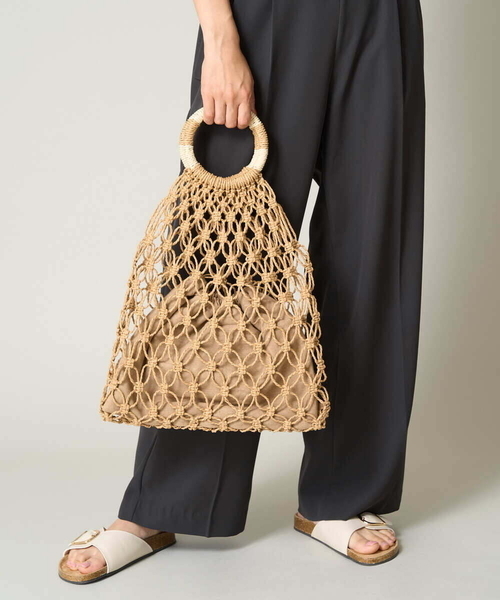 a.v.v（アーヴェヴェ）の「ペーパーメッシュバッグ（かごバッグ・レディース・ブラック/アイボリー/ベージュ・38）」の3枚目の写真