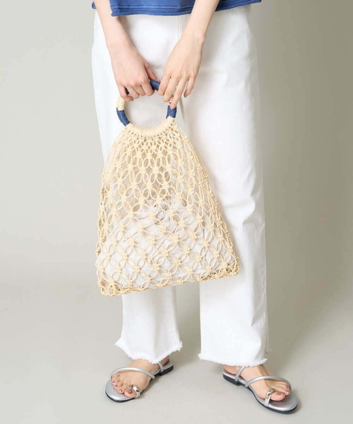 a.v.v（アーヴェヴェ）の「ペーパーメッシュバッグ（かごバッグ・レディース・ブラック/アイボリー/ベージュ・38）」の4枚目の写真