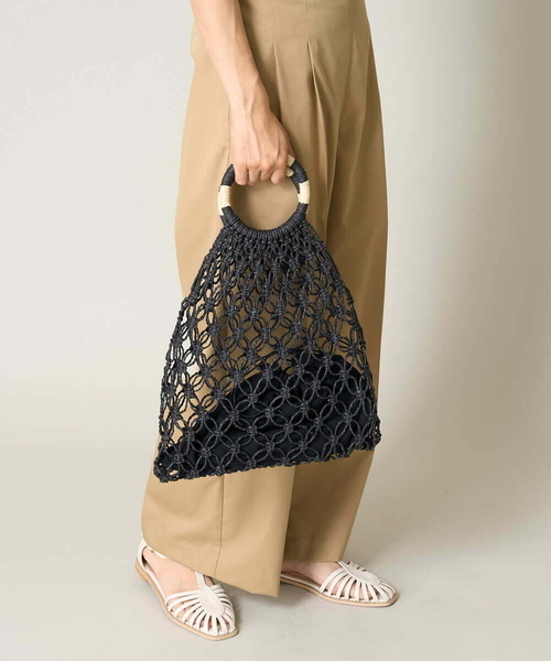 a.v.v（アーヴェヴェ）の「ペーパーメッシュバッグ（かごバッグ・レディース・ブラック/アイボリー/ベージュ・38）」の19枚目の写真