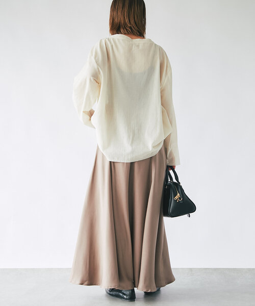 un dix cors（アンディコール）の「《コーデの幅を広げる》ルーズネックシアープルオーバー（シャツ/ブラウス・レディース・チャコールグレー/カーキ/アイボリー・FREE）」の11枚目の写真