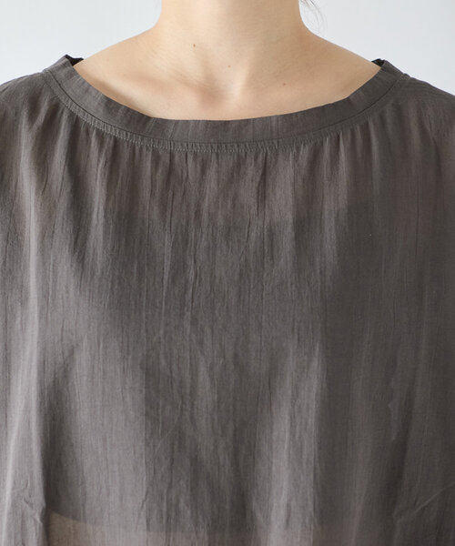 un dix cors（アンディコール）の「《コーデの幅を広げる》ルーズネックシアープルオーバー（シャツ/ブラウス・レディース・チャコールグレー/カーキ/アイボリー・FREE）」の16枚目の写真