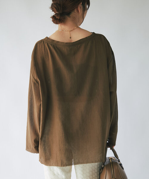 un dix cors（アンディコール）の「《コーデの幅を広げる》ルーズネックシアープルオーバー（シャツ/ブラウス・レディース・チャコールグレー/カーキ/アイボリー・FREE）」の22枚目の写真