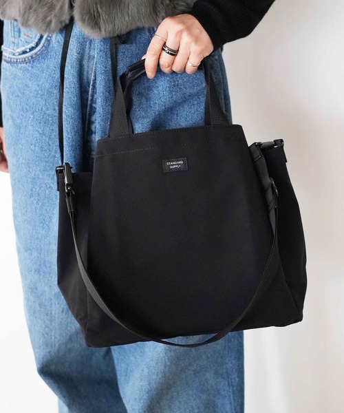 STANDARD SUPPLY（スタンダードサプライ）の「スタンダードサプライ / SIMPLICITY シンプリシティ / 2WAY FOLD TOTE  2ウェイフォールドトート（トートバッグ・レディース・ブラック/ダークパープル/チャコールグレー/ブルー/モカ/サンドベージュ/マスタード/グリーン/ダークネイビー/レッド/グレー・FREE）」の2枚目の写真
