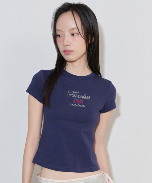 FCMM（エフシーエムエム）の「FLAG RHINESTONE CROP TEE/フラッグラインストーンクロップT（Tシャツ/カットソー・レディース・ホワイト/ネイビー/グレー・MEDIUM/SMALL）」の3枚目の写真