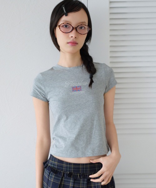 FCMM（エフシーエムエム）の「FLAG RHINESTONE CROP TEE/フラッグラインストーンクロップT（Tシャツ/カットソー・レディース・ホワイト/ネイビー/グレー・MEDIUM/SMALL）」の15枚目の写真