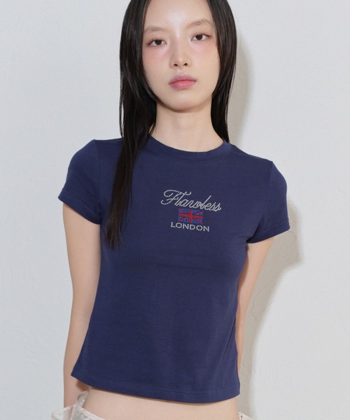 FCMM（エフシーエムエム）の「FLAG RHINESTONE CROP TEE/フラッグラインストーンクロップT（Tシャツ/カットソー・レディース・ホワイト/ネイビー/グレー・MEDIUM/SMALL）」の5枚目の写真