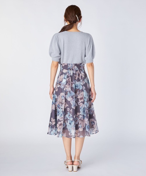 LAISSE PASSE(レッセパッセ)の「クラシカルフラワープリントスカート(スカート・レディース・ダークグレー/ライトベージュ・SMALL/MEDIUM)」の3枚目の写真