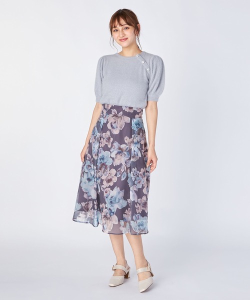 LAISSE PASSE(レッセパッセ)の「クラシカルフラワープリントスカート(スカート・レディース・ダークグレー/ライトベージュ・SMALL/MEDIUM)」の4枚目の写真