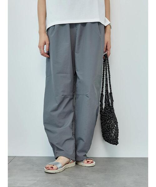 Samansa Mos2 blue(サマンサモスモスブルー)の「ナイロンカーブパンツ(その他パンツ・レディース・ブラック/カーキ/チャコールグレー/グレー・F)」の3枚目の写真