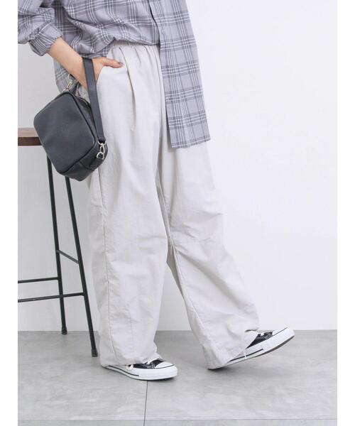 Samansa Mos2 blue(サマンサモスモスブルー)の「ナイロンカーブパンツ(その他パンツ・レディース・ブラック/カーキ/チャコールグレー/グレー・F)」の7枚目の写真