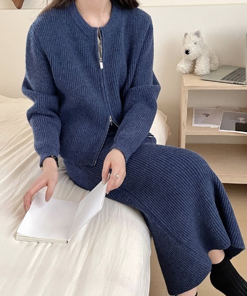 ECLIN（エクラン）の「ジップアップニットカーディガン＆タイト