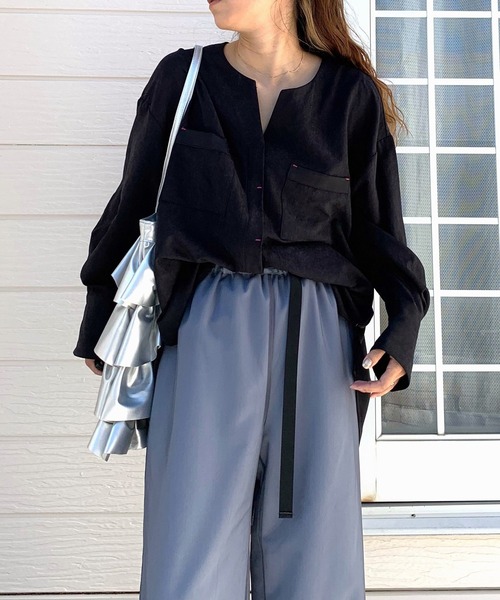 Q（キュー）の「スエードタッチオーバーシャツ（シャツ/ブラウス・レディース・ブラック/ベージュ・MEDIUM）」の2枚目の写真