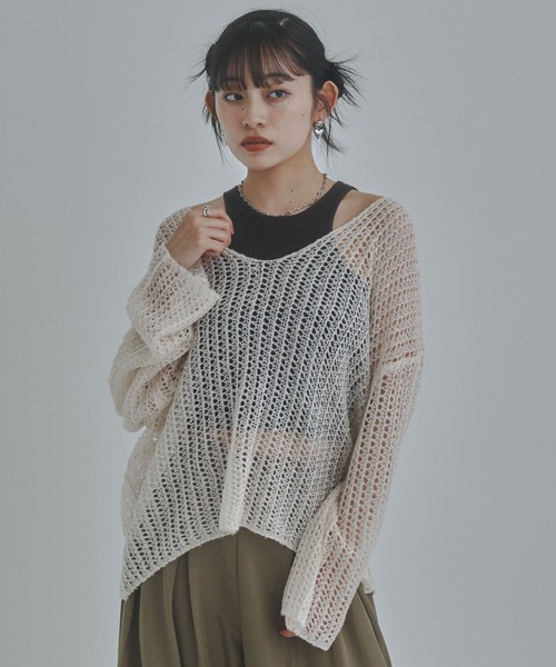 bita.(ビタ)の「ざっくりVオーバーシアーニット(ニット/セーター・レディース・オフホワイト/チャコールグレー/クリーム・FREE)」の14枚目の写真