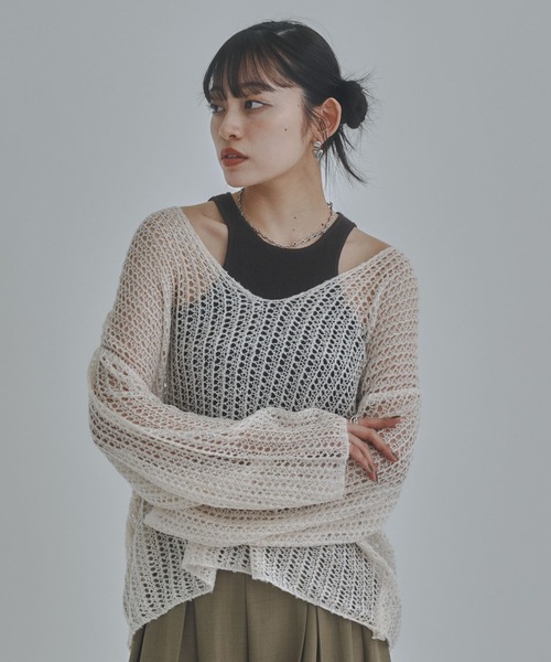 bita.(ビタ)の「ざっくりVオーバーシアーニット(ニット/セーター・レディース・オフホワイト/チャコールグレー/クリーム・FREE)」の16枚目の写真