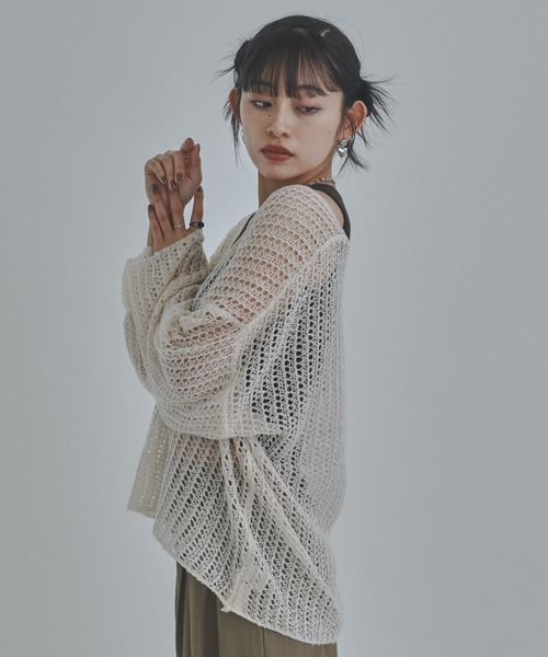 bita.(ビタ)の「ざっくりVオーバーシアーニット(ニット/セーター・レディース・オフホワイト/チャコールグレー/クリーム・FREE)」の18枚目の写真