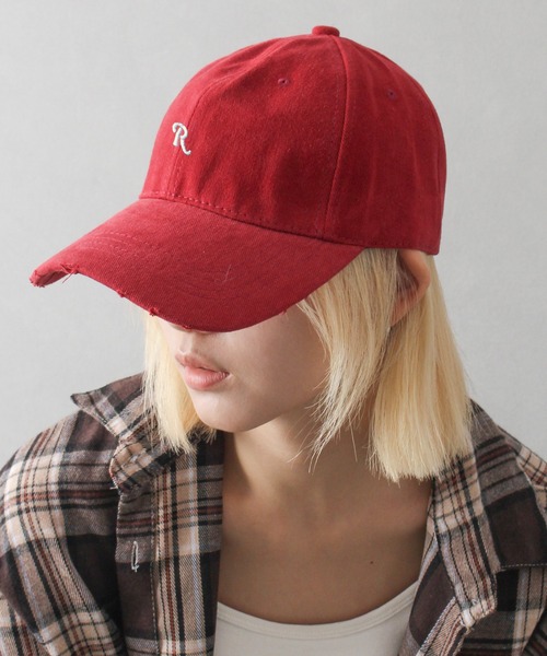 SpRay(スプレイ)の「イニシャル刺繍キャップ(R)(キャップ・レディース・アイボリー/ブラック/チャコールグレー/レッド/ブラウン・FREE)」の5枚目の写真