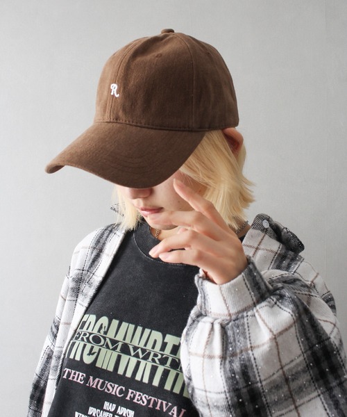 SpRay(スプレイ)の「イニシャル刺繍キャップ(R)(キャップ・レディース・アイボリー/ブラック/チャコールグレー/レッド/ブラウン・FREE)」の8枚目の写真