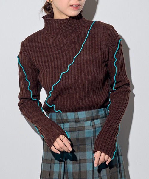 MAISON BREEZE reveur(メゾンブリーズレヴール)の「【MAISON BREEZE reveur】メロー配色ニットタートルネックニット DTK(ニット/セーター・レディース・ブラック/グレー/ブラウン/アイボリー・FREE)」の4枚目の写真