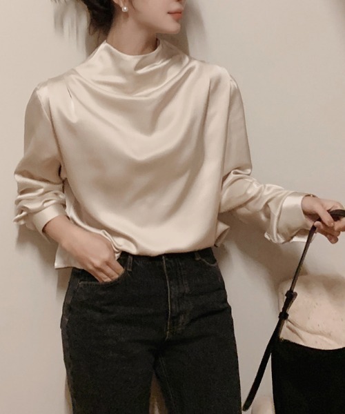 ABITOKYO(アビトーキョー)の「ハイネックサテンギャザーブラウス(シャツ/ブラウス・レディース・ブラック/ベージュ・M/L/XL)」の12枚目の写真
