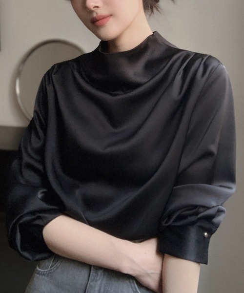 ABITOKYO(アビトーキョー)の「ハイネックサテンギャザーブラウス(シャツ/ブラウス・レディース・ブラック/ベージュ・M/L/XL)」の9枚目の写真