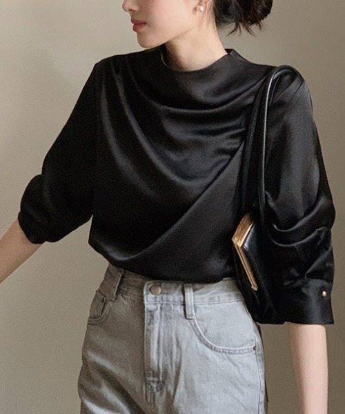 ABITOKYO(アビトーキョー)の「ハイネックサテンギャザーブラウス(シャツ/ブラウス・レディース・ブラック/ベージュ・M/L/XL)」の7枚目の写真