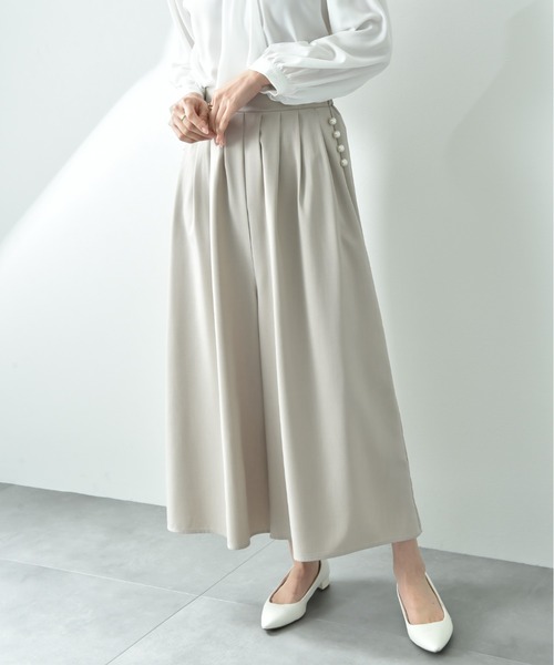 INTERPLANET(インタープラネット)の「パール釦スカンツ(その他パンツ・レディース・グレー/サックスブルー/ブラック/ブルー・FREE)」の3枚目の写真