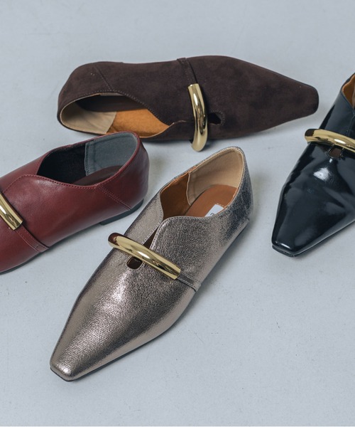 EVOL（イーボル）の「【軽量・柔らかい】ゴールドモチーフスクエアパンプス IY5601（パンプス・レディース・シルバー/ブラック/ホワイト/ブラウン/シルバーグレー/ワインレッド/ベージュ/ブラウン系その他・25.0cm/24.5cm/24.0cm/23.5cm/23.0cm/22.5cm/22.0cm）」の3枚目の写真