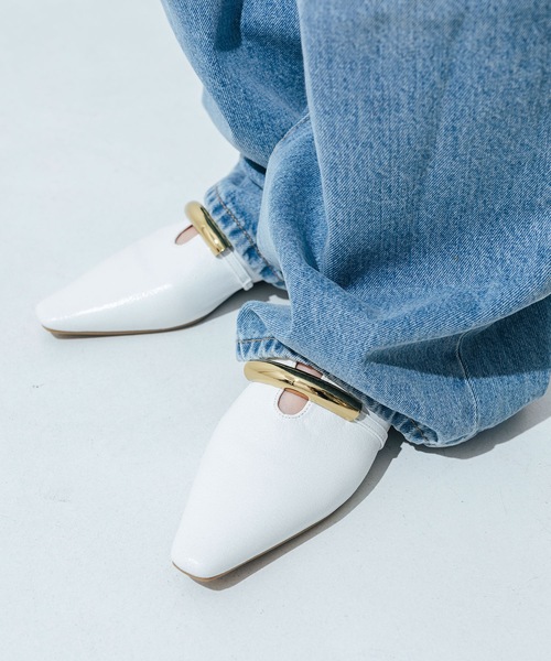 EVOL（イーボル）の「【軽量・柔らかい】ゴールドモチーフスクエアパンプス IY5601（パンプス・レディース・シルバー/ブラック/ホワイト/ブラウン/シルバーグレー/ワインレッド/ベージュ/ブラウン系その他・25.0cm/24.5cm/24.0cm/23.5cm/23.0cm/22.5cm/22.0cm）」の20枚目の写真