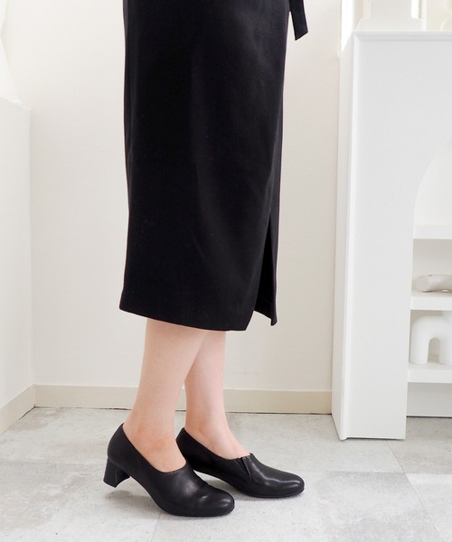 cava cava（サヴァサヴァ）の「晴雨兼用│ソフトレザーシューティ　7305429（パンプス・レディース・ブラック/グレイッシュベージュ/ダークブラウン・22.5cm/23cm/23.5cm/24cm/24.5cm）」の10枚目の写真