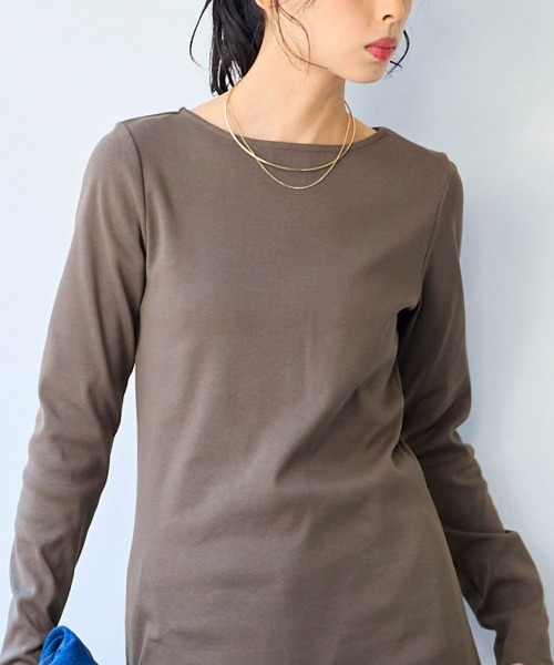 SMILE LAND(スマイルランド)の「<大きいサイズ>UVカット綿100%フライス素材ボートネックTシャツ(Tシャツ/カットソー・レディース・グレイッシュベージュ/ブラック/オフホワイト/ライム/チャコールグレー/ブラウン/ネイビー・4L/3L/LL/L/5L)」の4枚目の写真