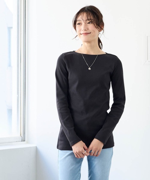 SMILE LAND(スマイルランド)の「<大きいサイズ>UVカット綿100%フライス素材ボートネックTシャツ(Tシャツ/カットソー・レディース・グレイッシュベージュ/ブラック/オフホワイト/ライム/チャコールグレー/ブラウン/ネイビー・4L/3L/LL/L/5L)」の8枚目の写真