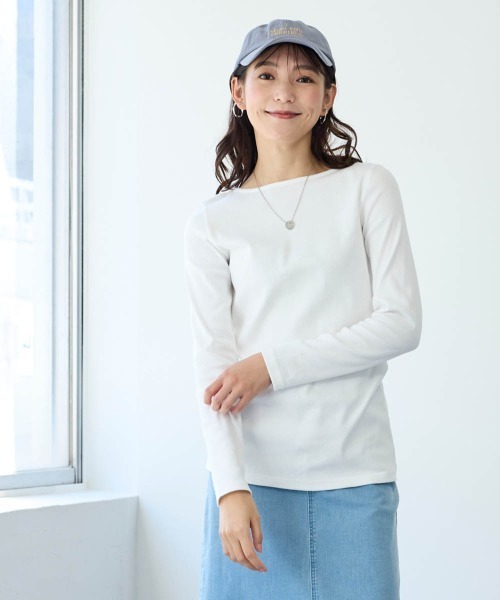 SMILE LAND(スマイルランド)の「<大きいサイズ>UVカット綿100%フライス素材ボートネックTシャツ(Tシャツ/カットソー・レディース・グレイッシュベージュ/ブラック/オフホワイト/ライム/チャコールグレー/ブラウン/ネイビー・4L/3L/LL/L/5L)」の15枚目の写真
