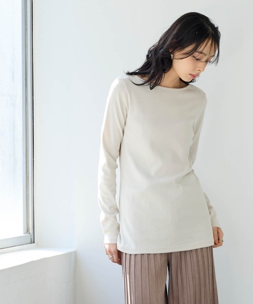 SMILE LAND(スマイルランド)の「<大きいサイズ>UVカット綿100%フライス素材ボートネックTシャツ(Tシャツ/カットソー・レディース・グレイッシュベージュ/ブラック/オフホワイト/ライム/チャコールグレー/ブラウン/ネイビー・4L/3L/LL/L/5L)」の12枚目の写真