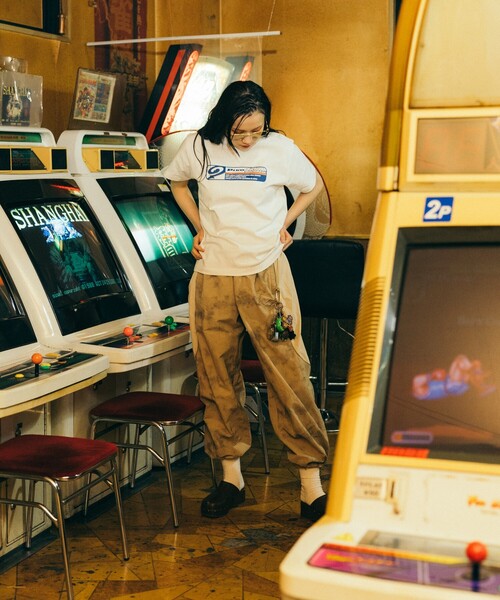 Piko(ピコ)の「PIKO × FREAK'S STORE/ピコ 別注 スクエアロゴプリントTシャツ(Tシャツ/カットソー・レディース・ホワイト/チャコール/レッド・フリ-)」の13枚目の写真