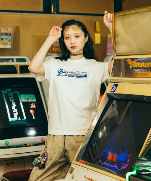 Piko(ピコ)の「PIKO × FREAK'S STORE/ピコ 別注 スクエアロゴプリントTシャツ(Tシャツ/カットソー・レディース・ホワイト/チャコール/レッド・フリ-)」の17枚目の写真