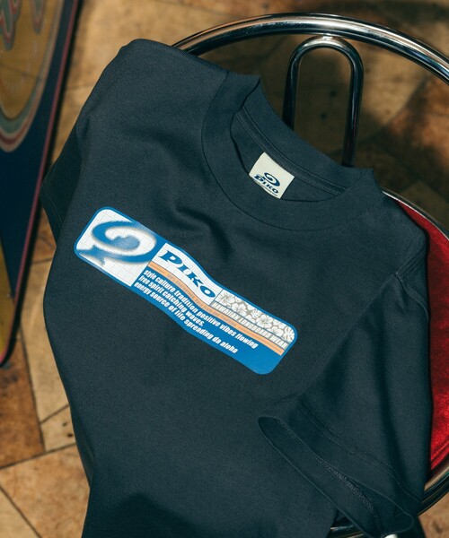 Piko(ピコ)の「PIKO × FREAK'S STORE/ピコ 別注 スクエアロゴプリントTシャツ(Tシャツ/カットソー・レディース・ホワイト/チャコール/レッド・フリ-)」の19枚目の写真