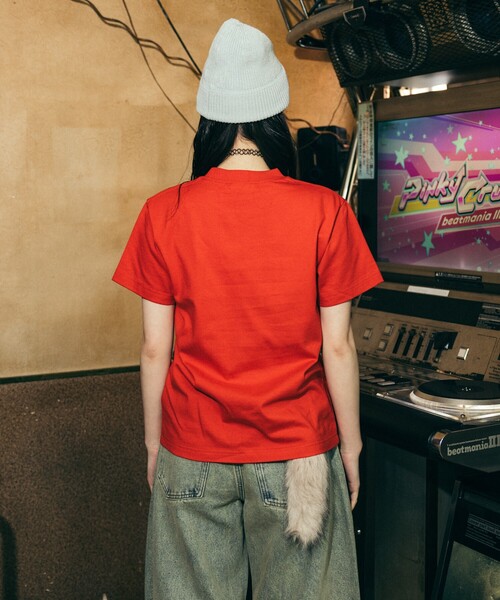 Piko(ピコ)の「PIKO × FREAK'S STORE/ピコ 別注 スクエアロゴプリントTシャツ(Tシャツ/カットソー・レディース・ホワイト/チャコール/レッド・フリ-)」の22枚目の写真