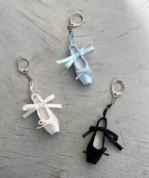 Me%（ミィパーセント）の「バレエシューズキーチャーム　291984（キーホルダー・レディース・ブルー系その他/オフホワイト/ブラック・FREE）」の4枚目の写真