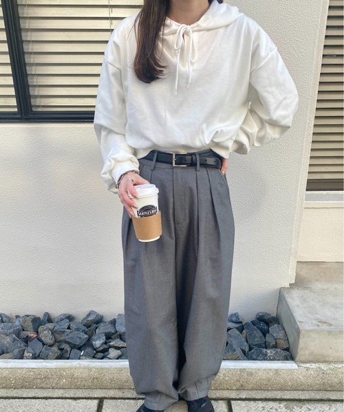 ISOOK（アイスー）の「キーネッククロップドパーカー (kiharu select)/スウェット プルオーバー フーディー ショート丈 ボリュームスリーブ グレー ホワイト 白（パーカー・レディース・ホワイト/グレー・FREE）」の7枚目の写真