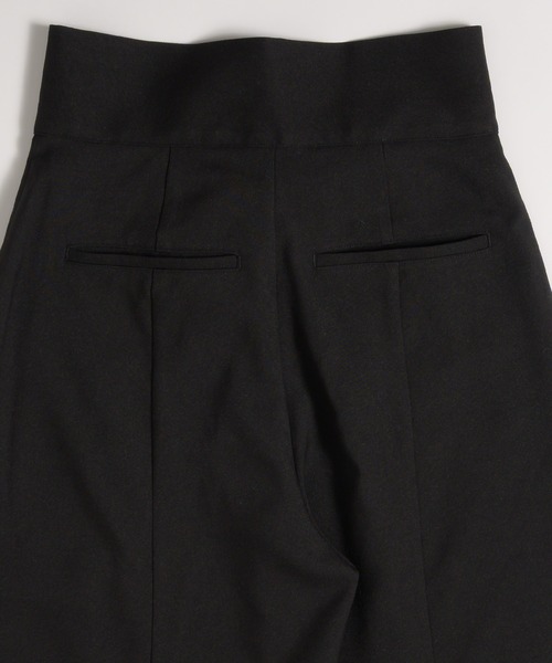 MUHET(ミュエータ)の「rolled up wide slacks pants / ロールアップワイドスラックスパンツ(スラックス・レディース・ブラック/ベージュ・SMALL/LARGE/MEDIUM)」の6枚目の写真
