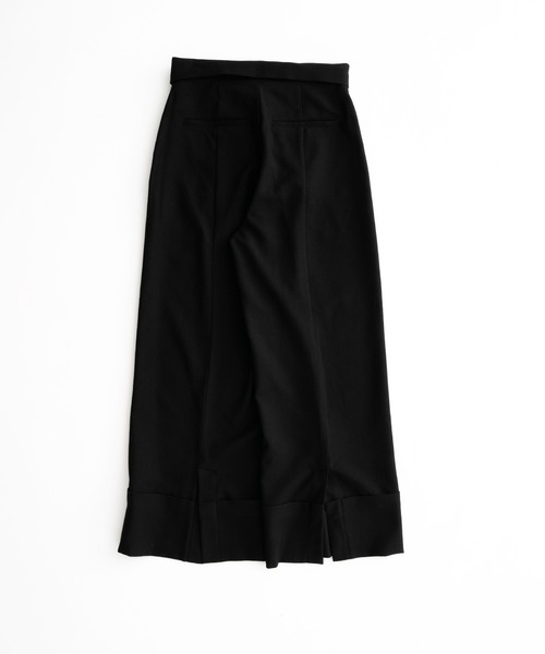 MUHET(ミュエータ)の「rolled up wide slacks pants / ロールアップワイドスラックスパンツ(スラックス・レディース・ブラック/ベージュ・SMALL/LARGE/MEDIUM)」の4枚目の写真