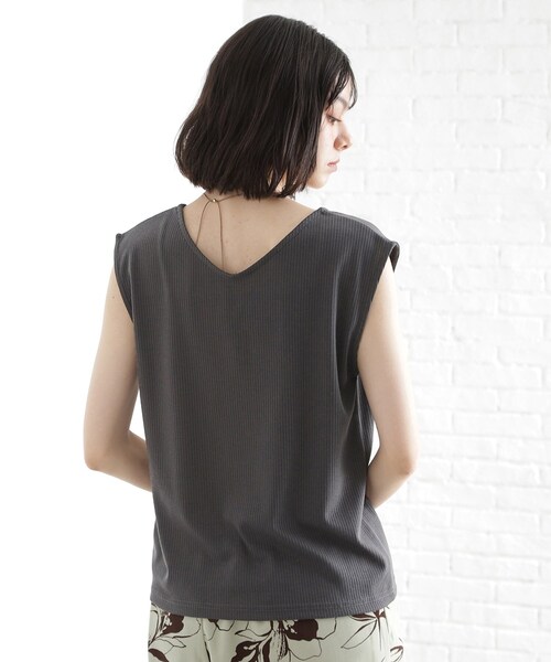 THE SHOP TK (ザ ショップ ティーケー )の「前後2WAYワイドリブタンク【洗濯機OK】(タンクトップ・レディース・ブラック/オフホワイト/スミクロ・12/13)」の13枚目の写真
