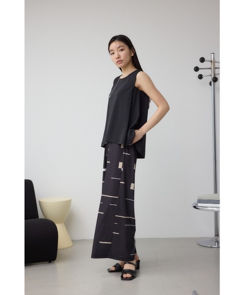 AZUL by moussy(アズールバイマウジー)の「C/Tアイシーフィールタックワイドパンツ(スラックス・レディース・ブラック/ライトベージュ/ブラック系その他・SMALL/MEDIUM)」の15枚目の写真