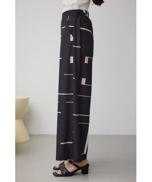 AZUL by moussy(アズールバイマウジー)の「C/Tアイシーフィールタックワイドパンツ(スラックス・レディース・ブラック/ライトベージュ/ブラック系その他・SMALL/MEDIUM)」の18枚目の写真