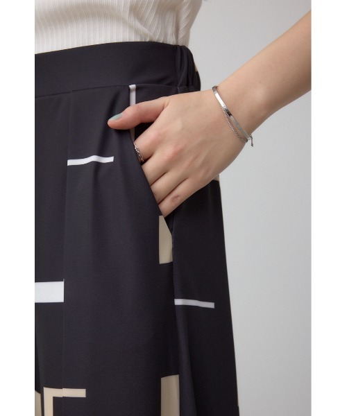 AZUL by moussy(アズールバイマウジー)の「C/Tアイシーフィールタックワイドパンツ(スラックス・レディース・ブラック/ライトベージュ/ブラック系その他・SMALL/MEDIUM)」の22枚目の写真