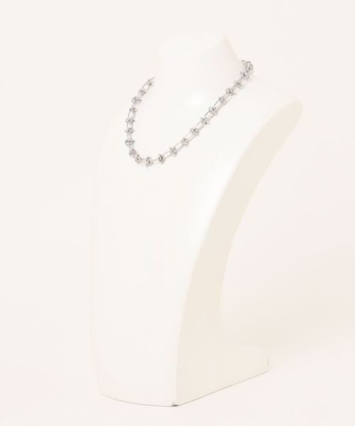 SPINNS（スピンズ）の「ノットチェーンネックレス/シルバーアクセ（ネックレス・メンズ・シルバー・ONESIZE）」の2枚目の写真