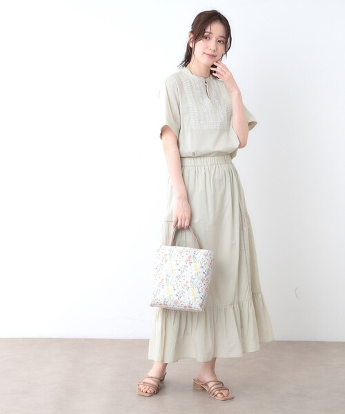LAURA ASHLEY(ローラアシュレイ)の「エルストンガーデン柄 トートバッグ(トートバッグ・レディース・ピンク系その他/ブルー系その他2/ホワイト系その他・00)」の5枚目の写真