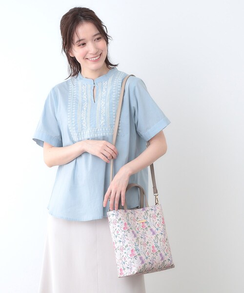 LAURA ASHLEY(ローラアシュレイ)の「エルストンガーデン柄 トートバッグ(トートバッグ・レディース・ピンク系その他/ブルー系その他2/ホワイト系その他・00)」の6枚目の写真
